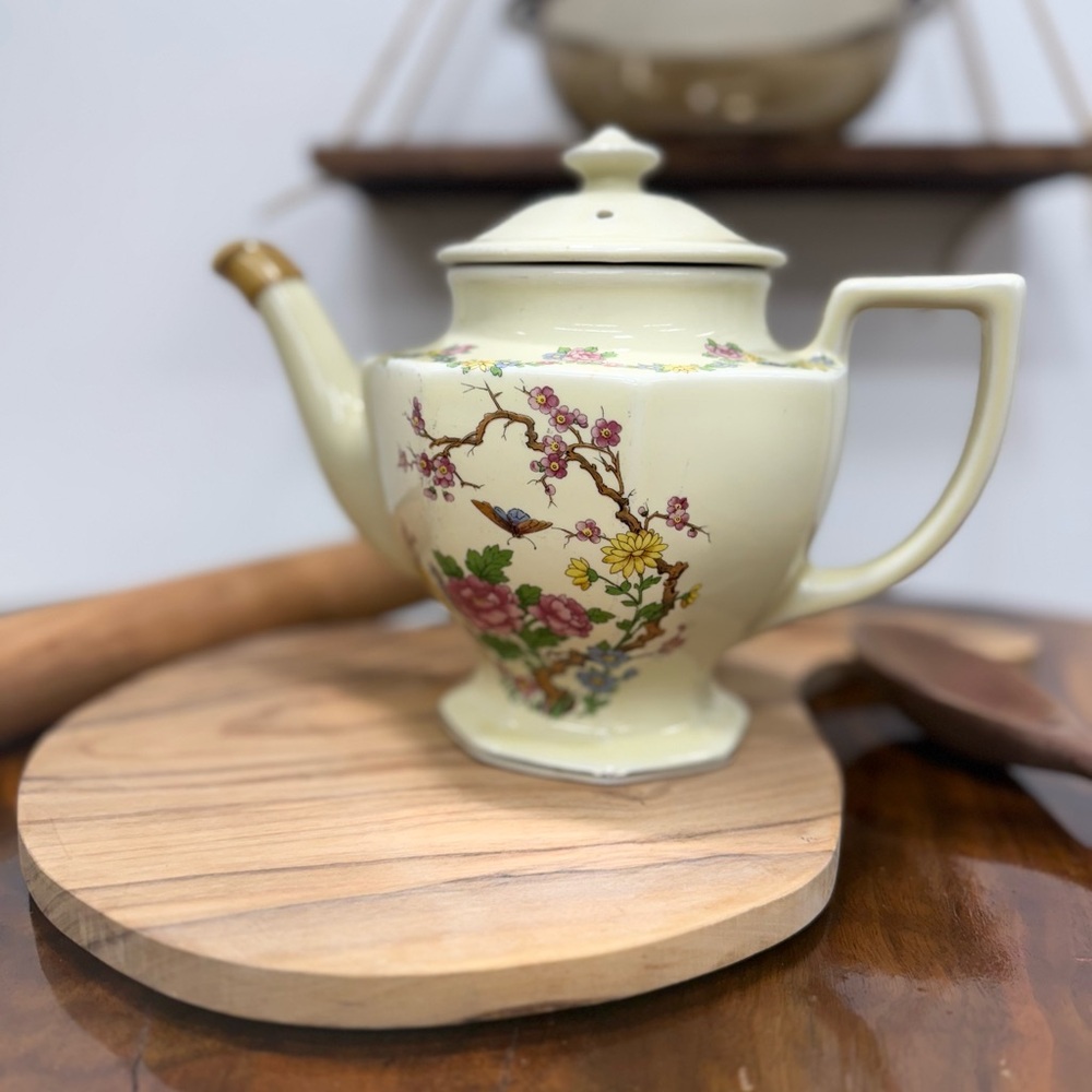 Sadler Floral Teapot with Gold Trim